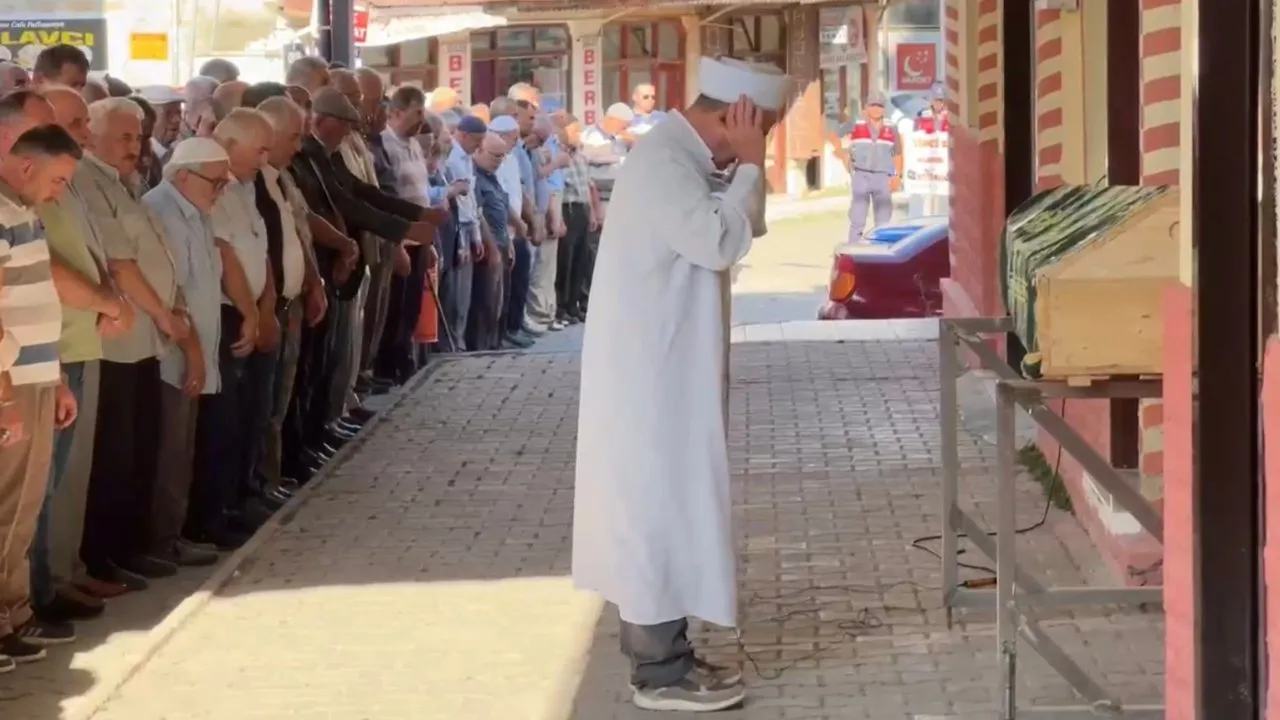 61 YAŞINDAKİ ADAM KKKA ŞÜPHESİYLE TEDAVİ GÖRDÜĞÜ HASTANEDE ÖLDÜ