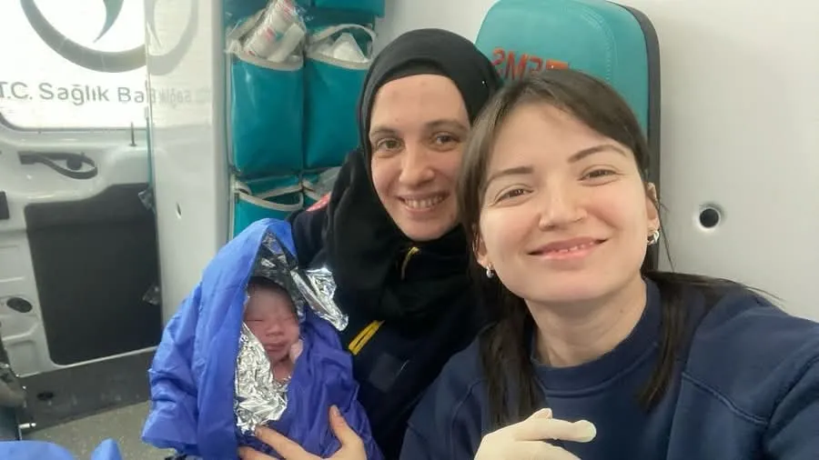 AMBULANSTA DOĞUM MUCİZESİ