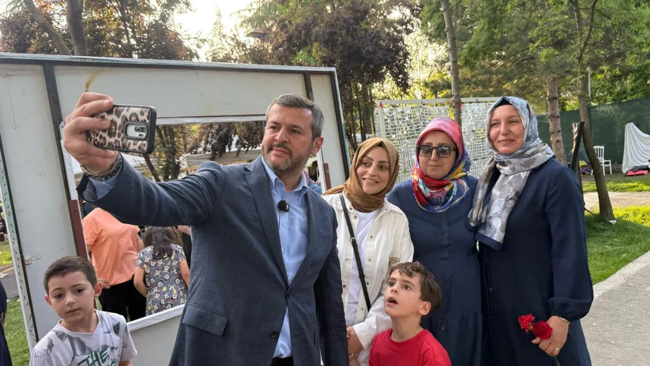 BAŞKAN ÖZKAN ÇETİNKAYA ANNELER VE ANNE ADAYLARIYLA HAS BAHÇE’DE BULUŞTU