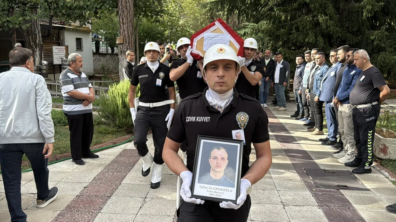 BOLU’DA MOTOSİKLET KAZASI GEÇİREN POLİS MEMURU MEMLEKETİ KARABÜK’TE TOPRAĞA VERİLDİ
