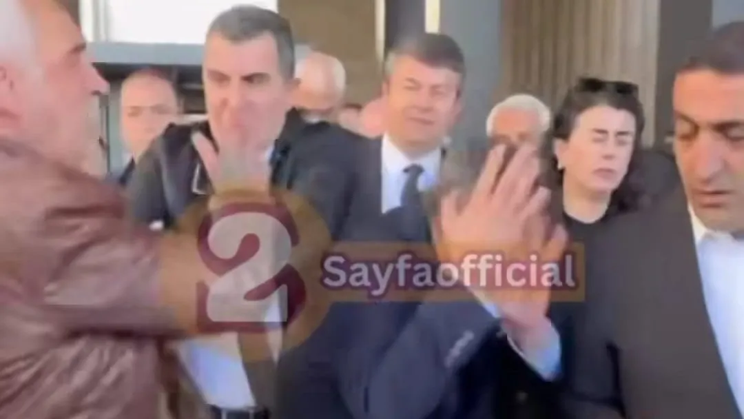 CENAZE ÇIKIŞI ŞOK SALDIRI: ÖZGÜR ÖZEL’E YUMRUKLU SALDIRI