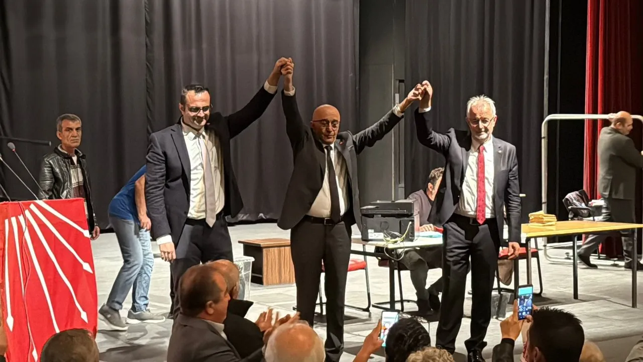 CHP KARABÜK İL BAŞKANLIĞINA VEDAT YAŞAR YENİDEN SEÇİLDİ