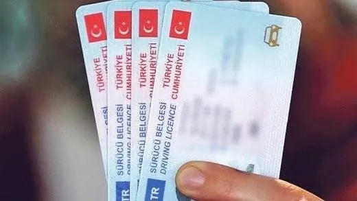 ESKİ TİP SÜRÜCÜ BELGELERİNİN YENİLENME SÜRESİ UZADI