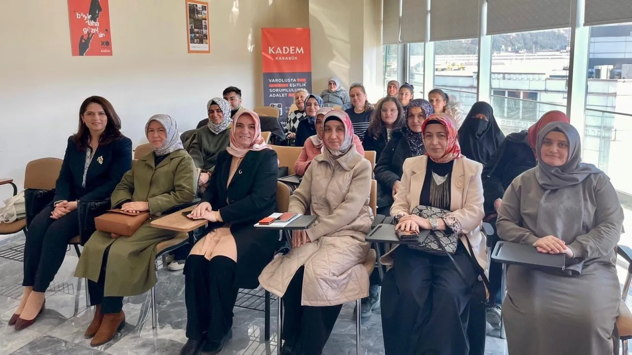 KADEM 8 MART NEDENİYLE SÖYLEŞİ DÜZENLEDİ