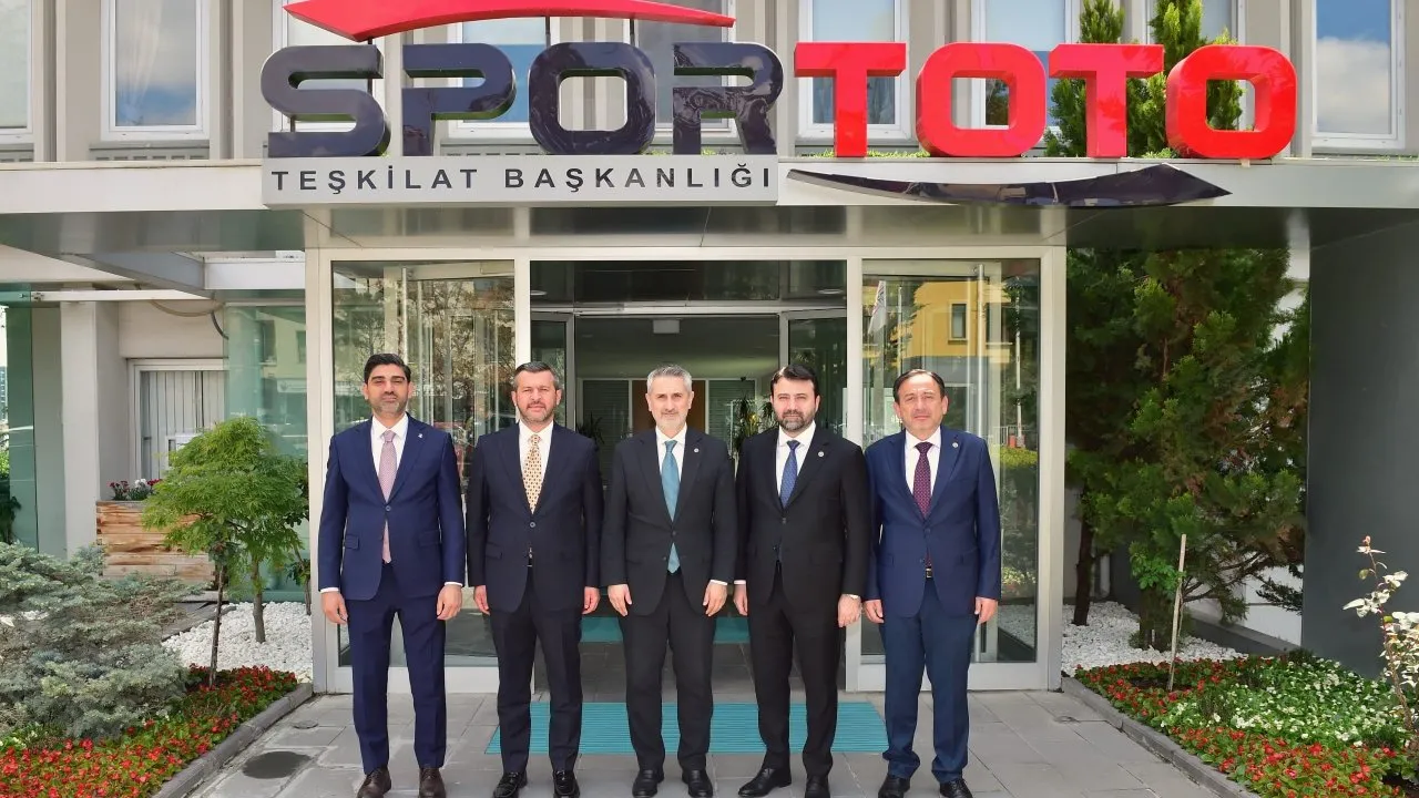 KARABÜK’E SPOR YATIRIMI MÜJDESİ: 28 MAHALLEYE MODERN SPOR ALANLARI GELİYOR