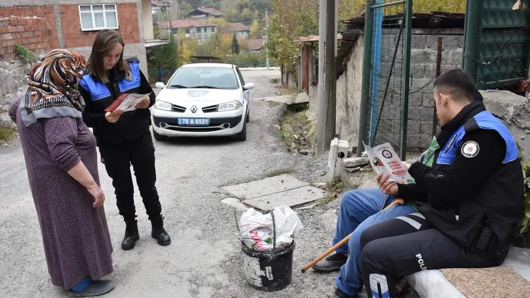 KARABÜK İL EMNİYET MÜDÜRLÜĞÜNDEN SOBE VE ŞOFBEN ZEHİRLENMELERİNE KARŞI BİLİNÇLENDİRME ÇALIŞMASI