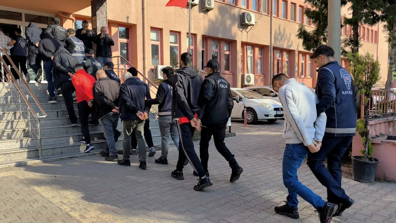 KARABÜK MERKEZLİ SİBER SUÇ OPERASYONU: 26 TUTUKLAMA