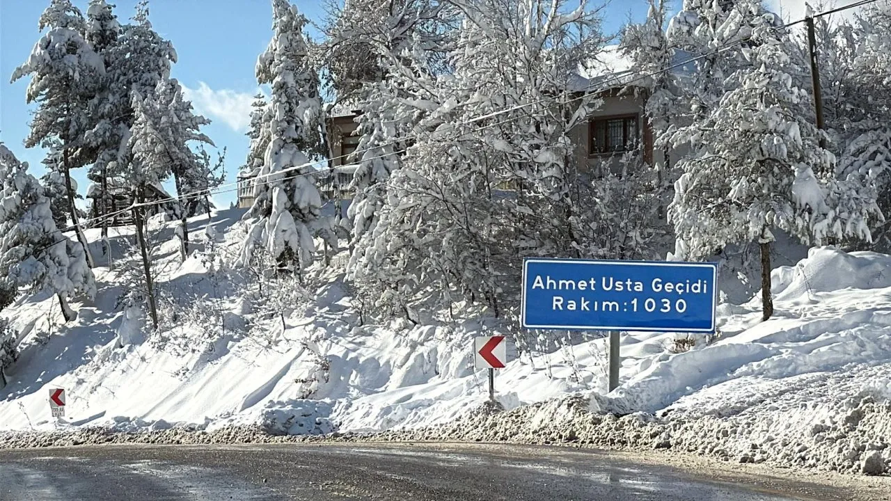 KARABÜK’TE KAR YAĞIŞI 2. GÜNÜNDE ETKİSİNİ SÜRDÜRÜYOR
