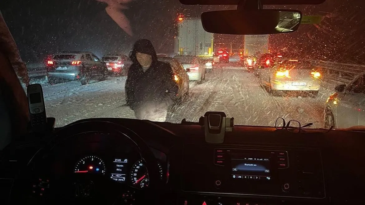 KARABÜK’TE KAR YAĞIŞI YAŞAMI OLUMSUZ ETKİLİYOR