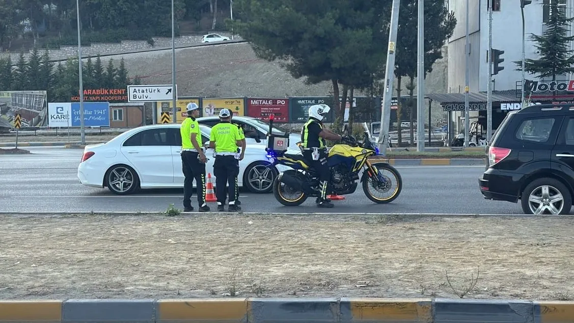 KARABÜK’TE OTOMOBİLİN ÇARPTIĞI YAYA AĞIR YARALANDI