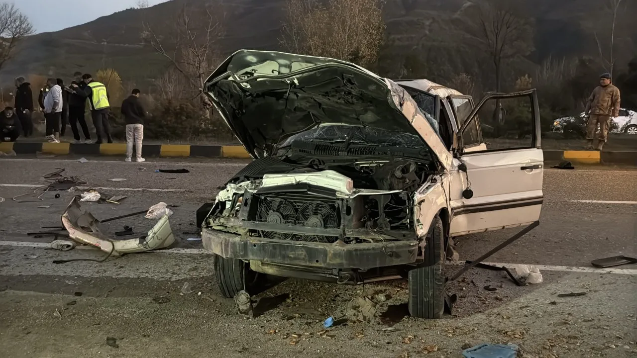 KARABÜK’TE TAKLA ATAN OTOMOBİLDEKİ ANNE VE OĞLU HAYATINI KAYBETTİ