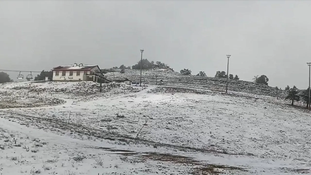 KELTEPE’DE KAR YAĞIŞI ETKİLİ OLUYOR