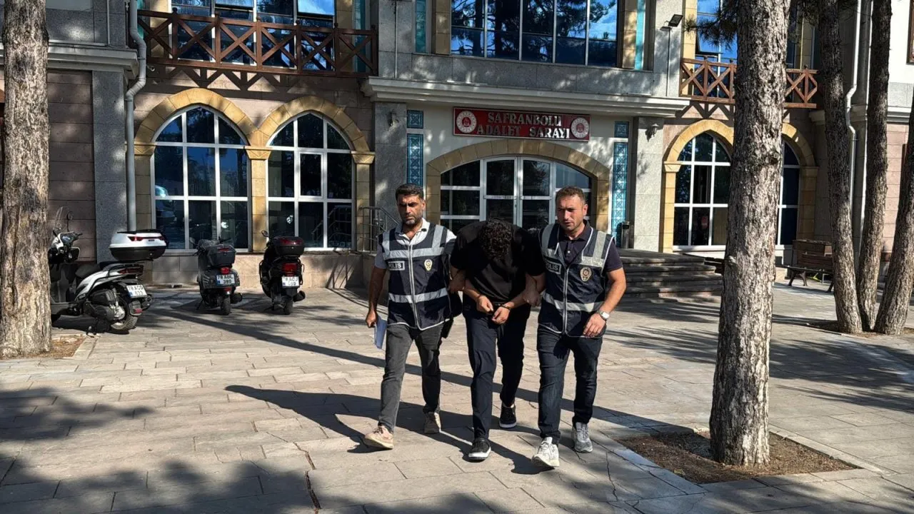 KENDİNİ JANDARMA OLARAK TANITIP DOLANDIRICILIK YAPAN ŞAHIS TUTUKLANDI