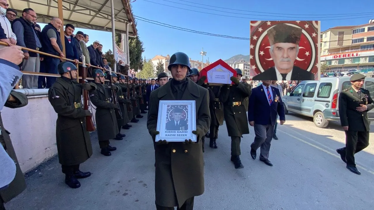 KIBRIS GAZİSİ KAZIM SEZER SON YOLCULUĞUNA UĞURLANDI