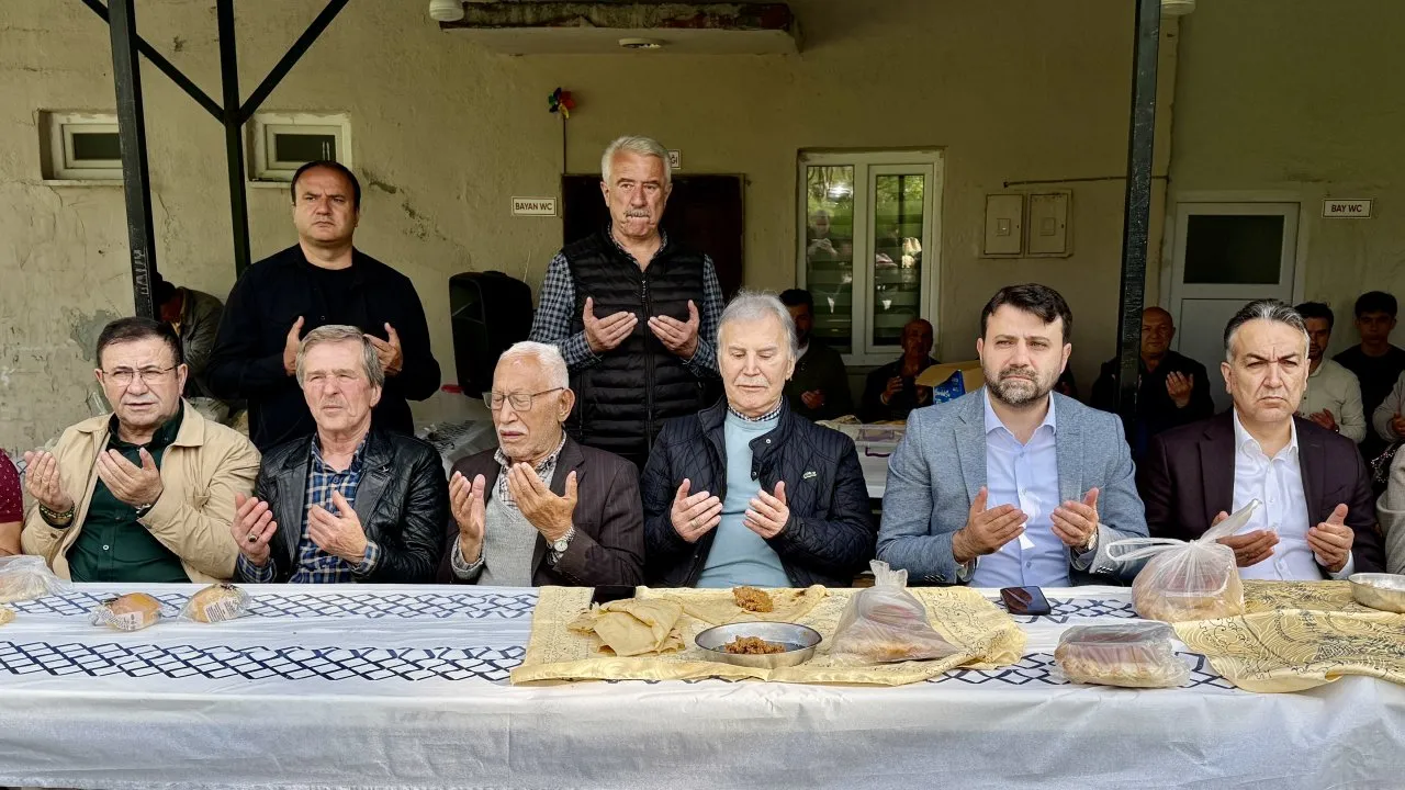 MEHMET ALİ ŞAHİN’İN KÖYÜNDE YÜZLERCE YILLIK BAYRAM GELENEĞİ YAŞATILIYOR