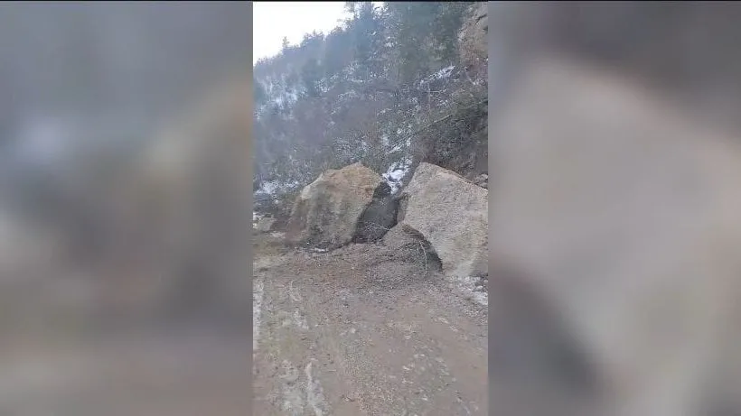 OVACIK’TA KÖY YOLUNDA HEYELAN