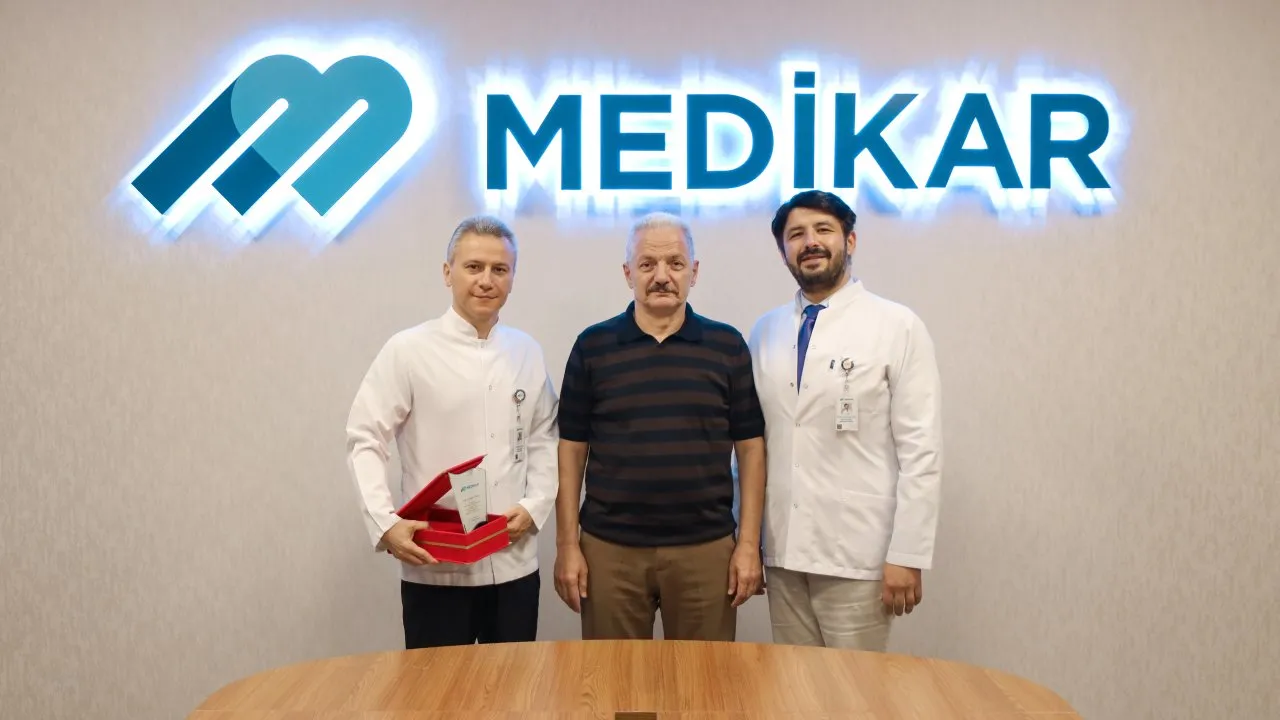 ÖZEL MEDİKAR HASTANESİ MÜDÜRÜ DR. MEHMET COŞKUN İÇİN TÖREN DÜZENLENDİ