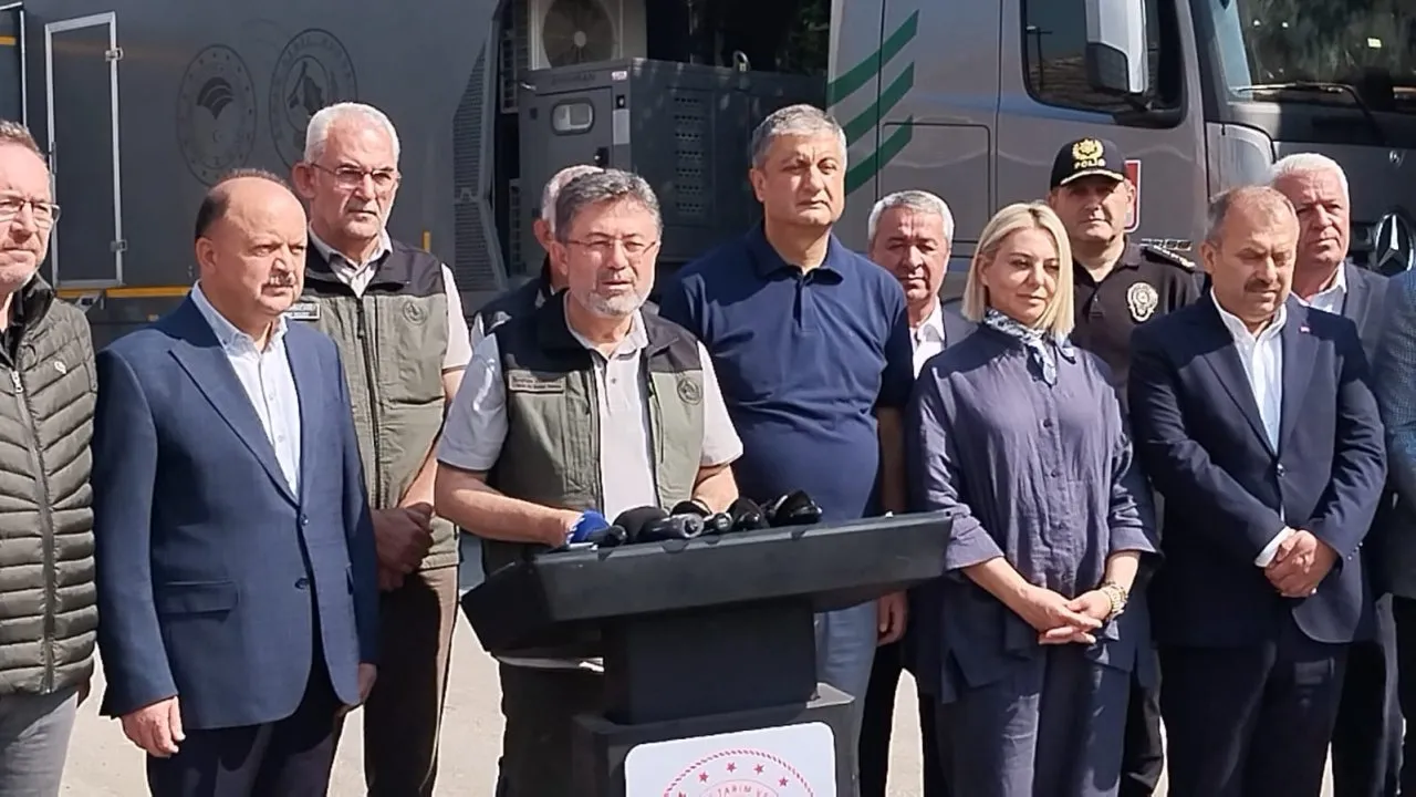 TARIM VE ORMAN BAKANI YUMAKLI TOPRAKCUMA’DA YANGIN BÖLGESİNDE