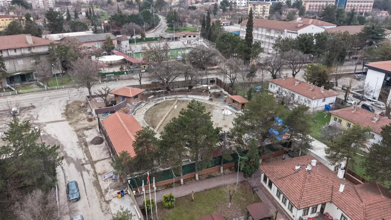 YENİŞEHİR AÇIK HAVA SİNEMASI’NDA ÇALIŞMALAR SÜRÜYOR